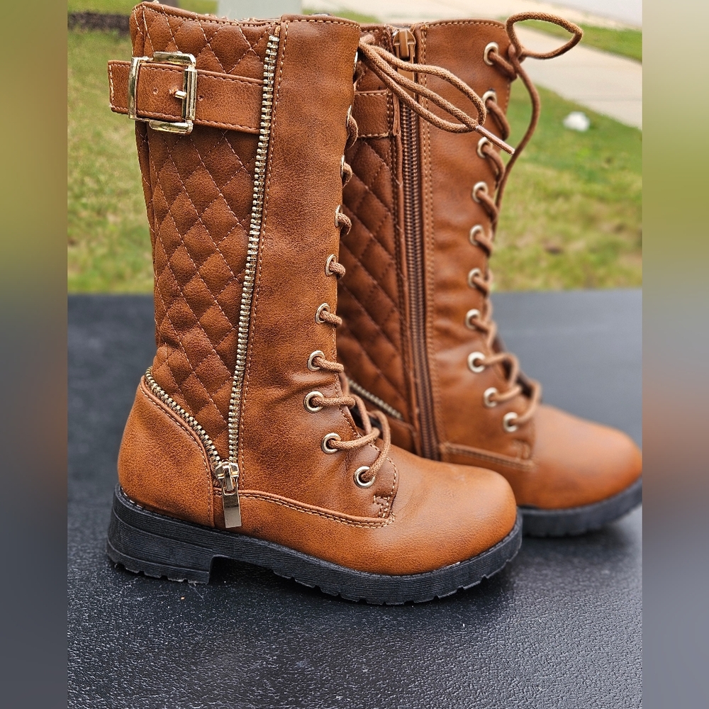 Girl tall boot Size 9 Brown